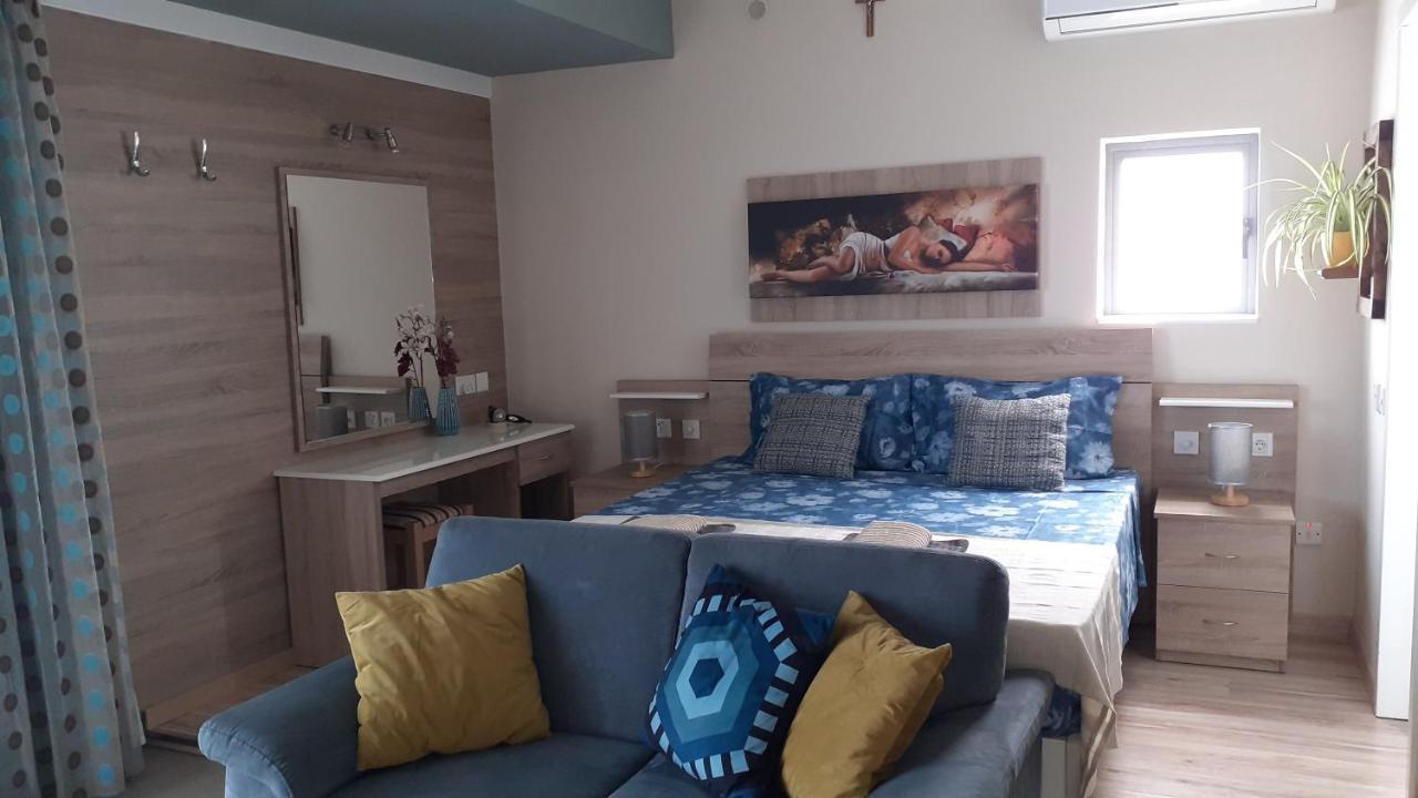 Marsalforn Sea View Beachfront Studio Apartment Exterior foto